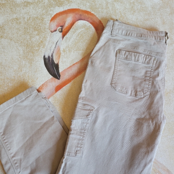 Gloria Vanderbilt Pants & Jumpsuits 325 Gloria Vanderbilt Khaki